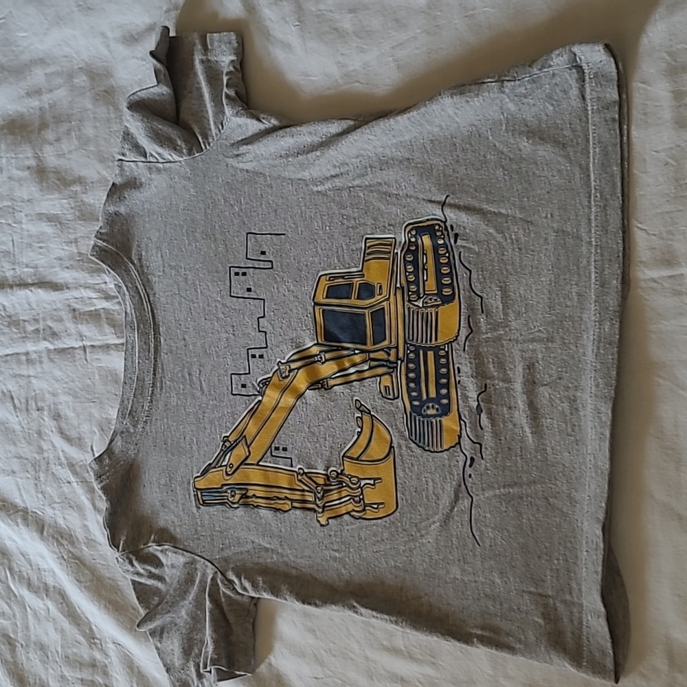 💥5/$25 Carters Boys Size 5T Gray Short Sleeve Shirt Top